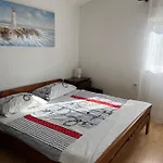 Zvijezda Apartamento Rogoznica (Sibenik-Knin)