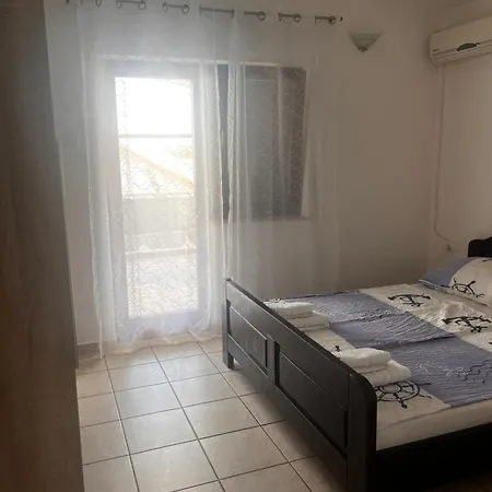 Zvijezda Apartamento Rogoznica (Sibenik-Knin)
