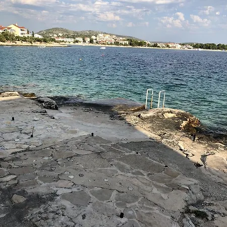 Zvijezda *
