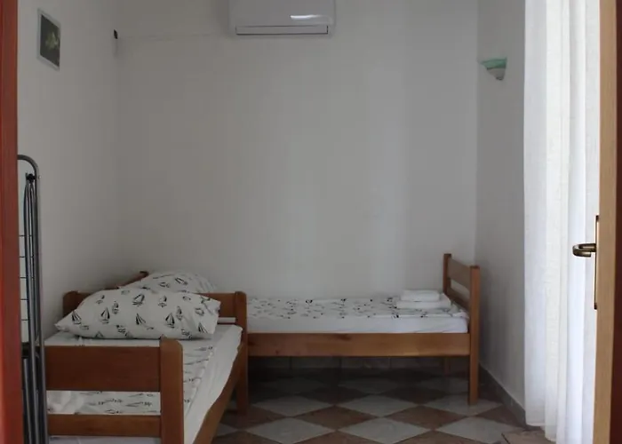 Zvijezda * Rogoznica (Sibenik-Knin)